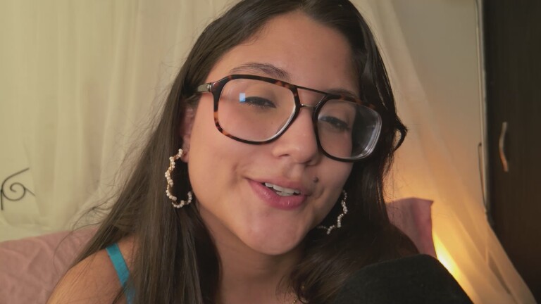 HaileyBunny_18's Streamate show and profile