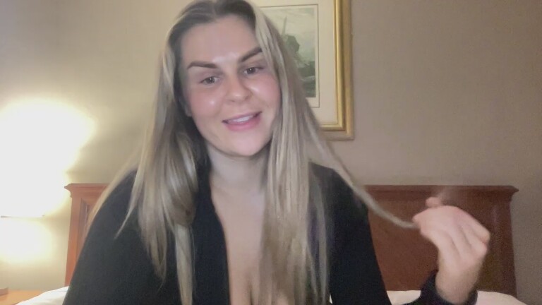 ClaraXVale's Streamate show and profile