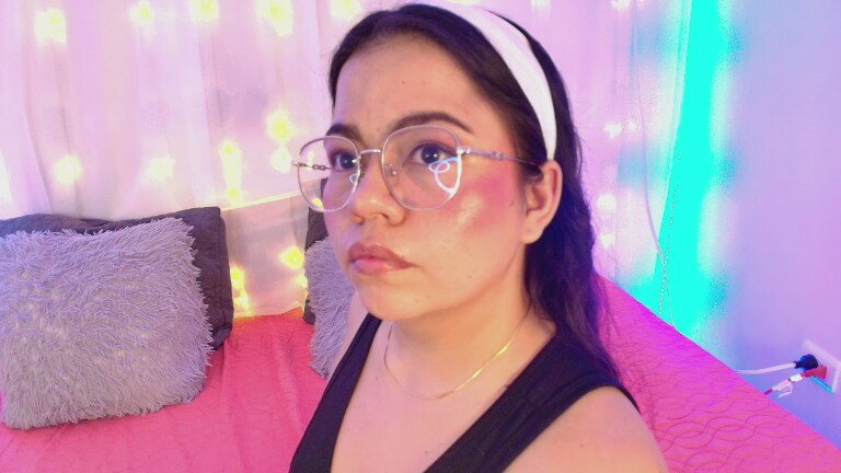 LinaRossie's Streamate show and profile