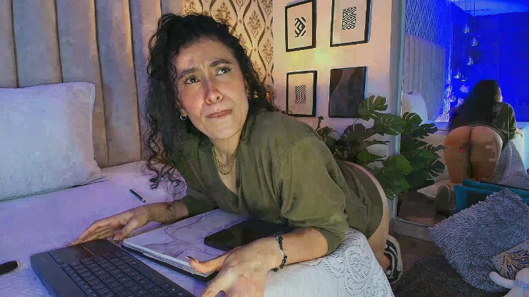 Emma_Lunny's Streamate show and profile