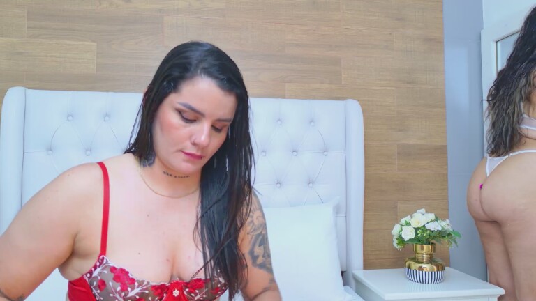 MaraAndSaray's Streamate show and profile