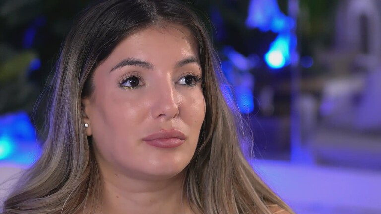 EllaHale's Streamate show and profile