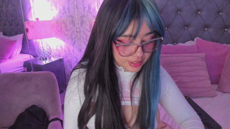 MaddieWaves's Streamate show and profile