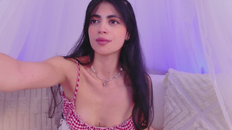 SaraFernandez's Streamate show and profile