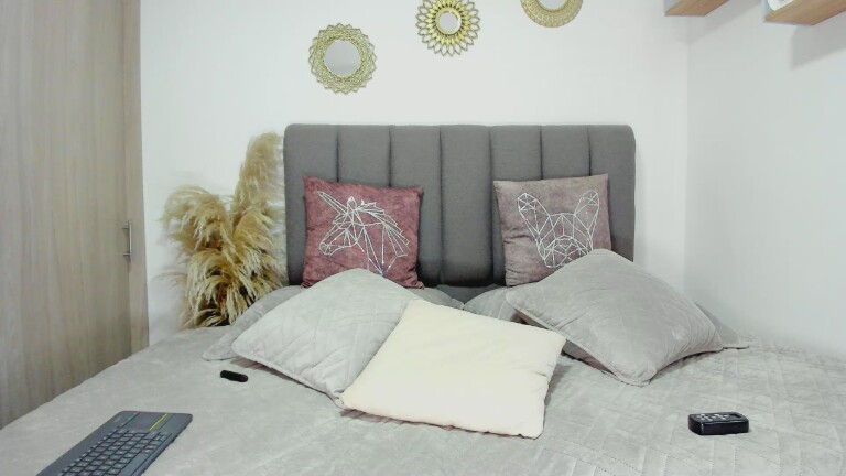 juliettamilleer's Streamate show and profile