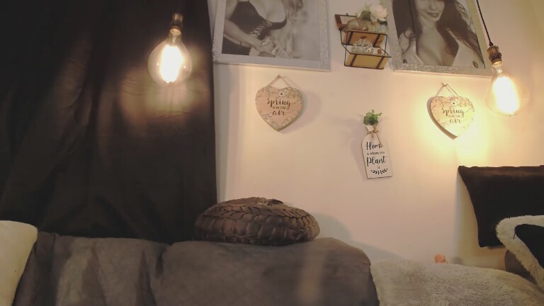 SelenaRossi's Streamate show and profile