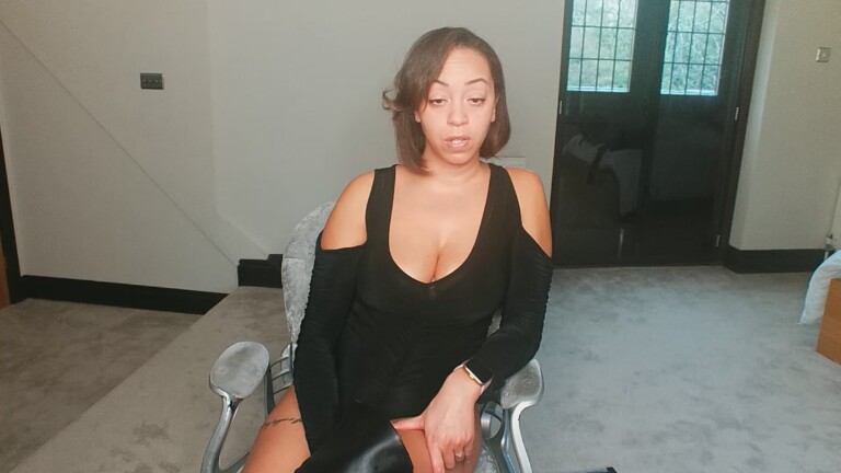 QueenTrick's Streamate show and profile