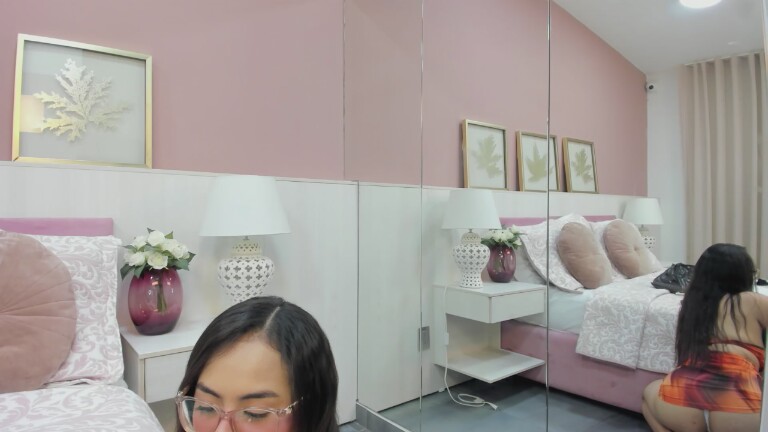 AliPeeks's Streamate show and profile