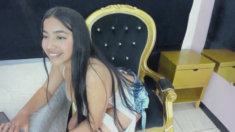 Nahomyys's Streamate show and profile