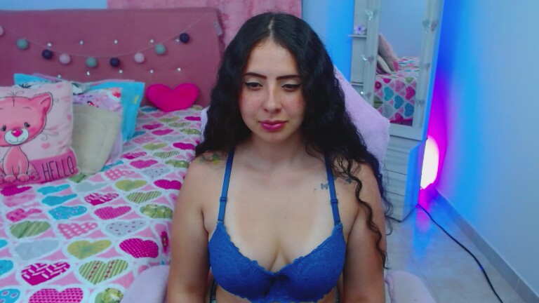 AliceeSiimpson's Streamate show and profile