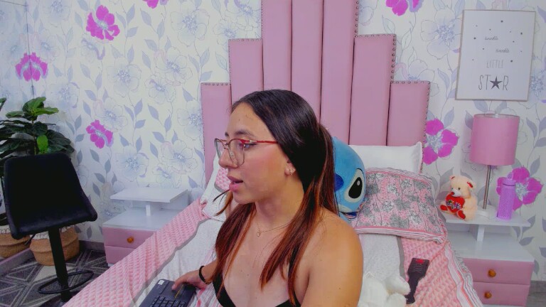 BrandiFire's Streamate show and profile