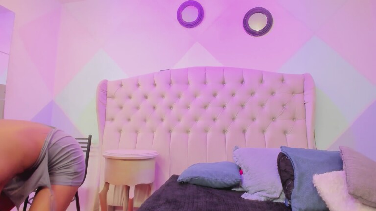 BritneiiCollins's Streamate show and profile