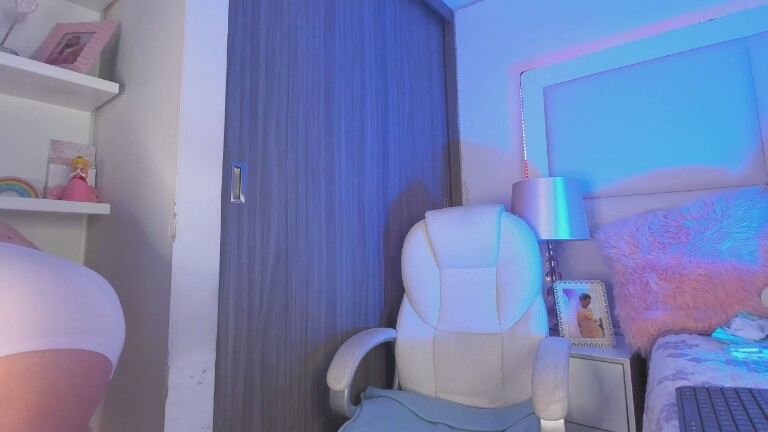 MurielHall's Streamate show and profile