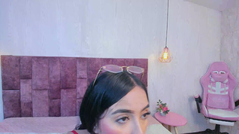 SophiaaSynn's Streamate show and profile