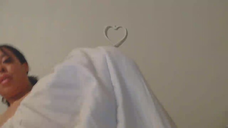 sirenyenn's Streamate show and profile