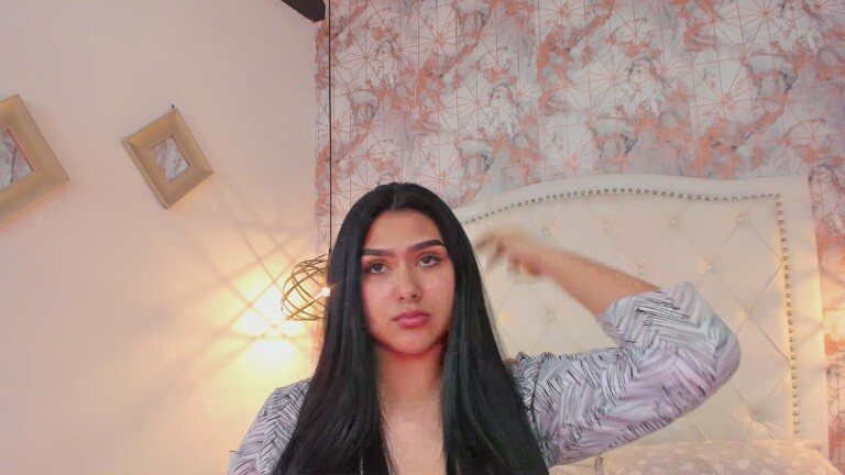 SaharaLyn's Streamate show and profile