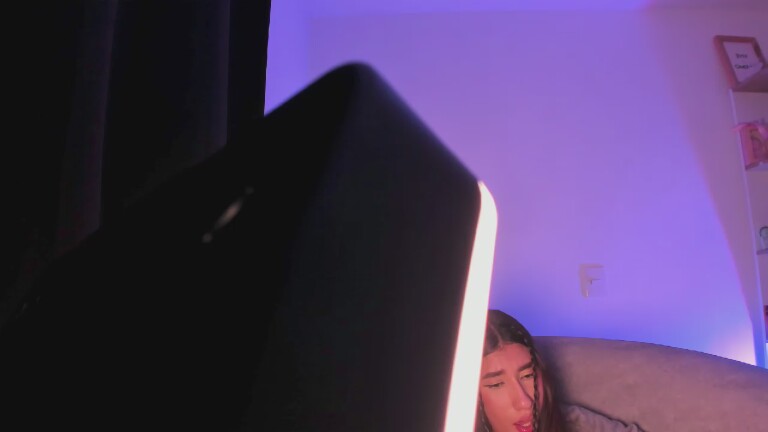 MadisonDavis18's Streamate show and profile