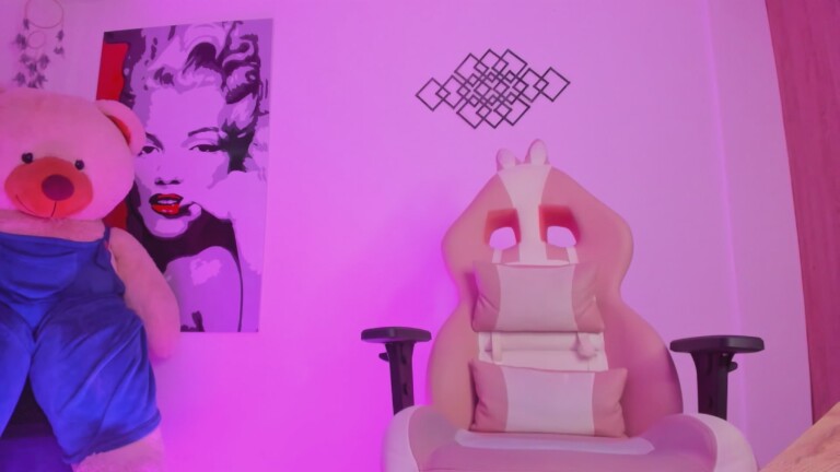 mileysaens's Streamate show and profile