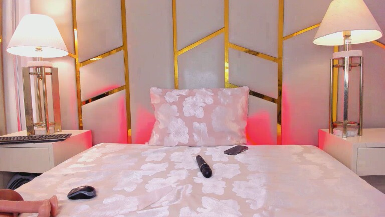 SaraMonserrat's Streamate show and profile