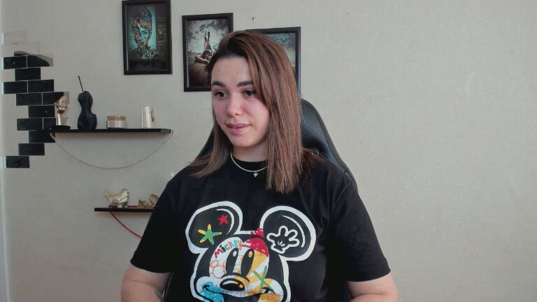 GlamNova's Streamate show and profile