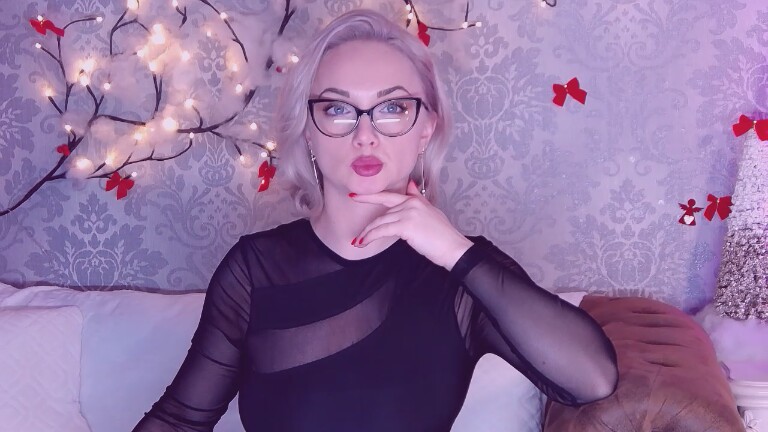EllianaReese's Streamate show and profile