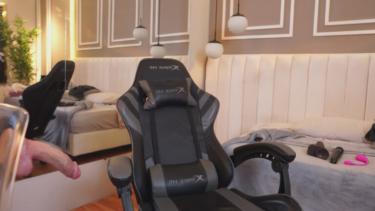 ZaraMiiuw's Streamate show and profile