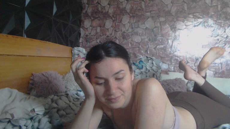 SELYINA's Streamate show and profile