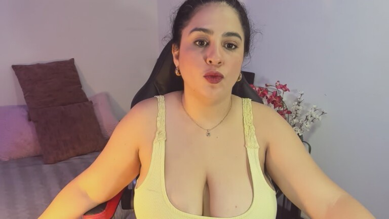 LauraCastaneda's Streamate show and profile