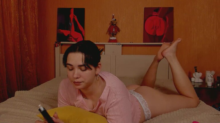 GlamNova's Streamate show and profile