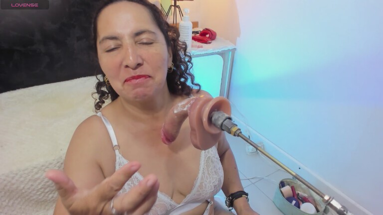 Luna_Mature's Streamate show and profile