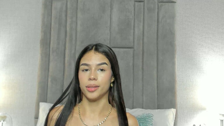 ZairaAbad's Streamate show and profile