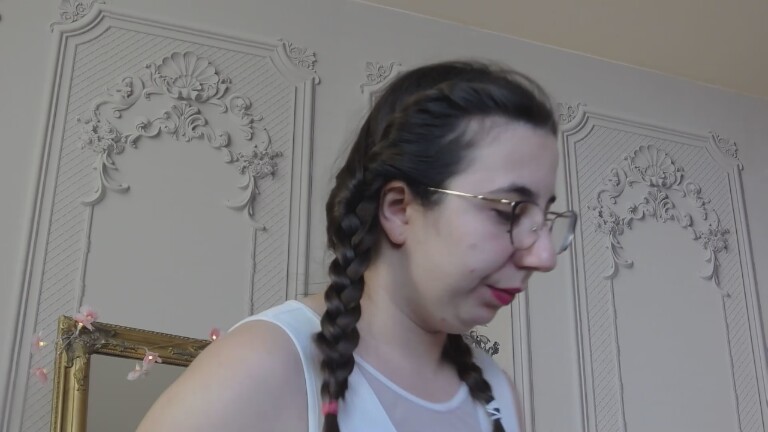 HAZELs's Streamate show and profile