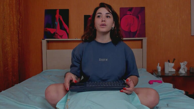 GlamNova's Streamate show and profile