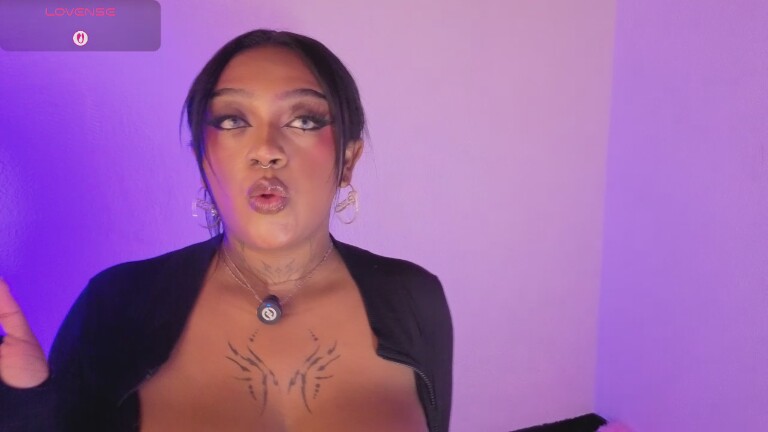 NovaSwan's Streamate show and profile