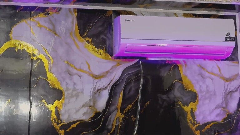 KIMBERLYI's Streamate show and profile