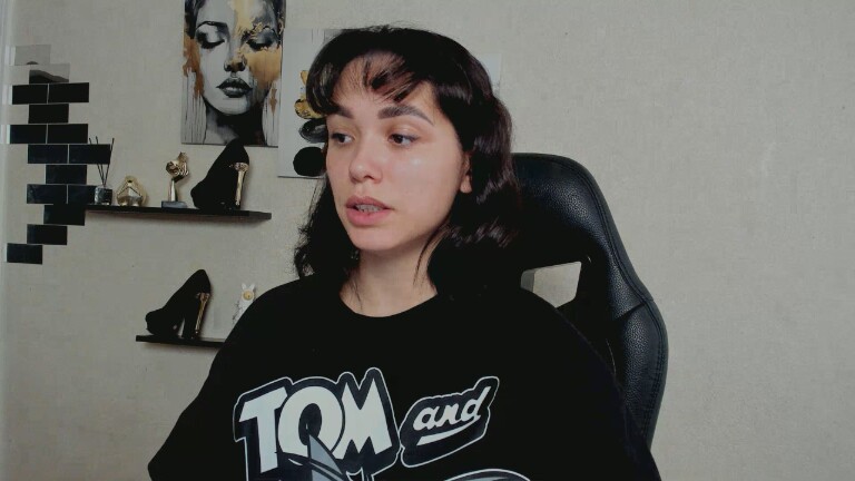 GlamNova's Streamate show and profile