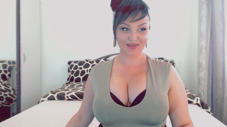 JulieJOIVibe's Streamate show and profile