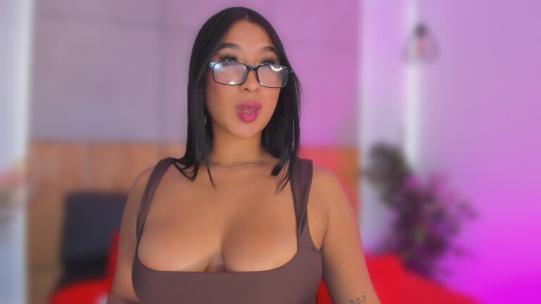 Bella_Harllow's Streamate show and profile