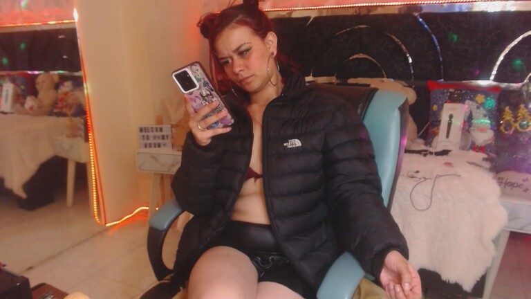 AshleeyxCute's Streamate show and profile