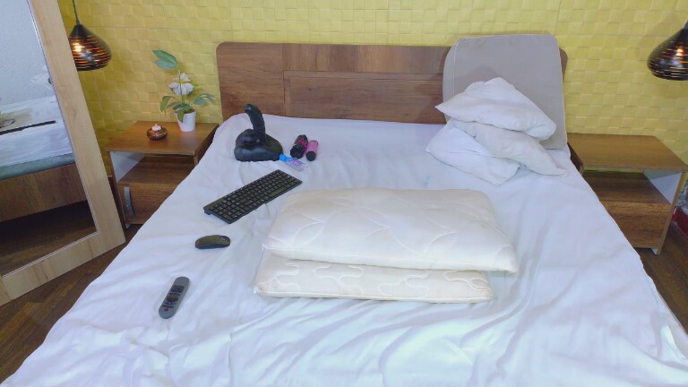 curvy_nahomy's Streamate show and profile