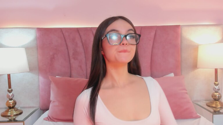 EmmaWeest's Streamate show and profile