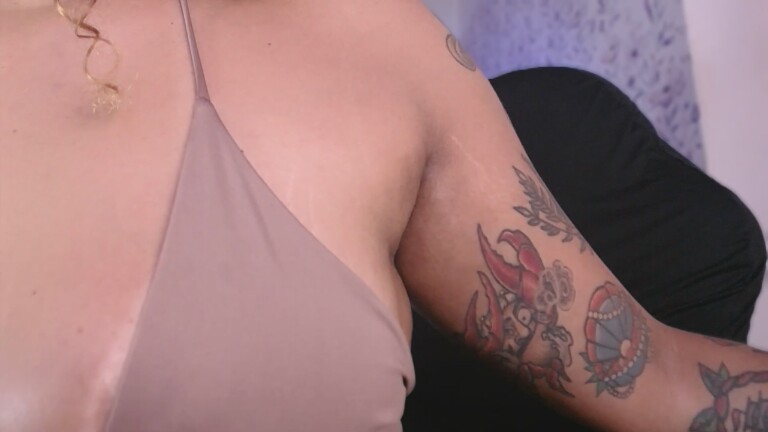 Exotic_emma69's Streamate show and profile