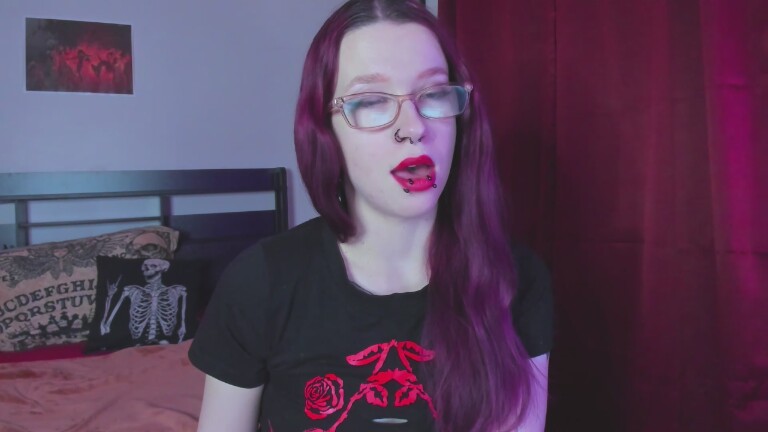 NikkiVill's Streamate show and profile