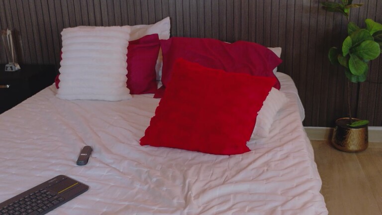 JadeGrantt's Streamate show and profile