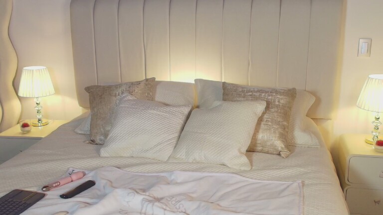 SamiLewis's Streamate show and profile