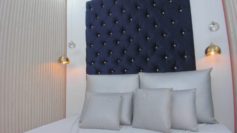 SophieLanne's Streamate show and profile