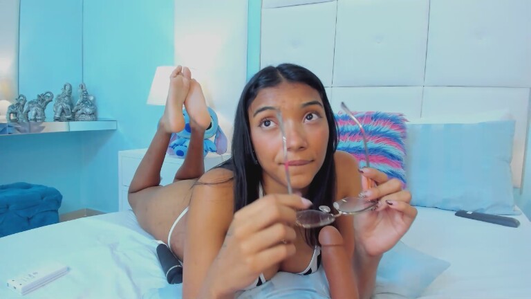 SidneyLovee's Streamate show and profile