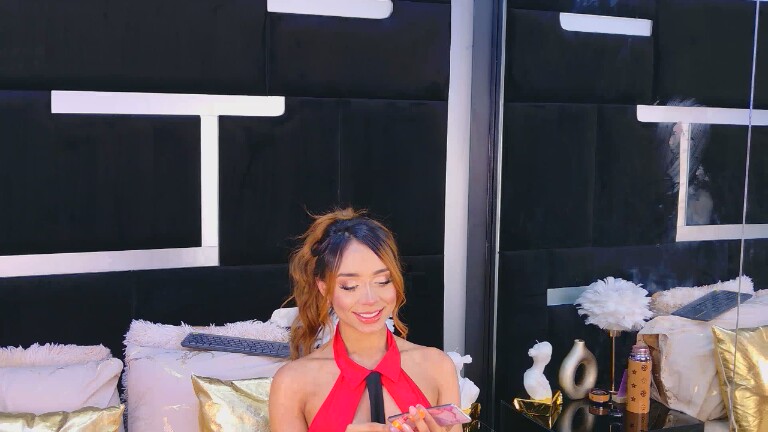 AlanaFerrara's Streamate show and profile