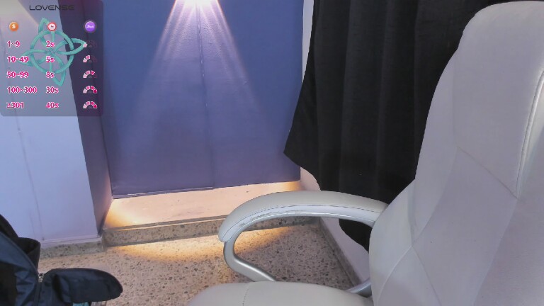 Emily_santoss's Streamate show and profile