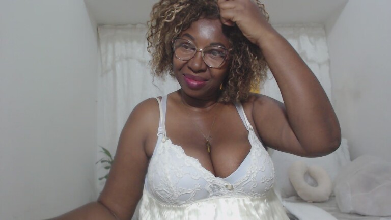 Ebonyhotxxx's Streamate show and profile